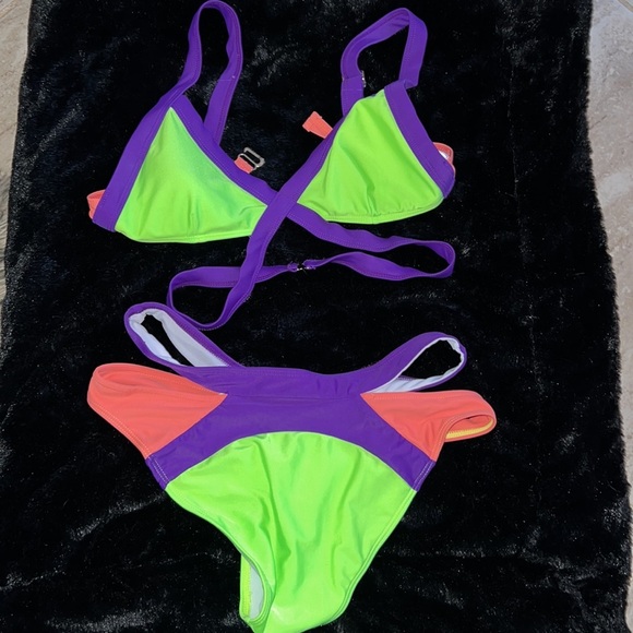 🔥3 for $25🔥 NWOT- CUTE MULTI COLOR BIKINI SZ L - Picture 4 of 4